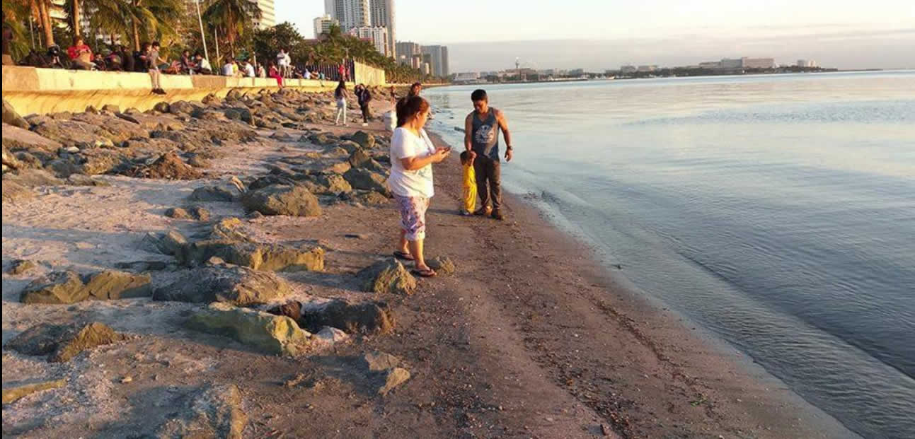 Manila Bay breakwater after cleanup. Photo: Antonio Jr Ampoan Chua-so/gmanetwork.com